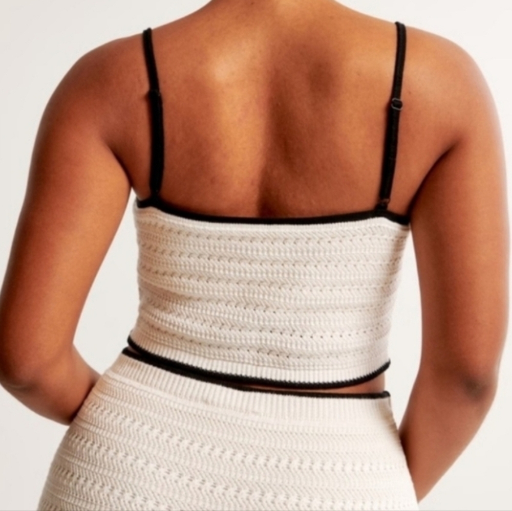 Abercrombie & Fitch White Crochet Cropped Tank with Black Trim - Picture 2 of 4